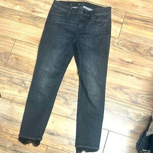Women's White House black market Black skinny ankle Jeans with Lace Hem. Size 6.